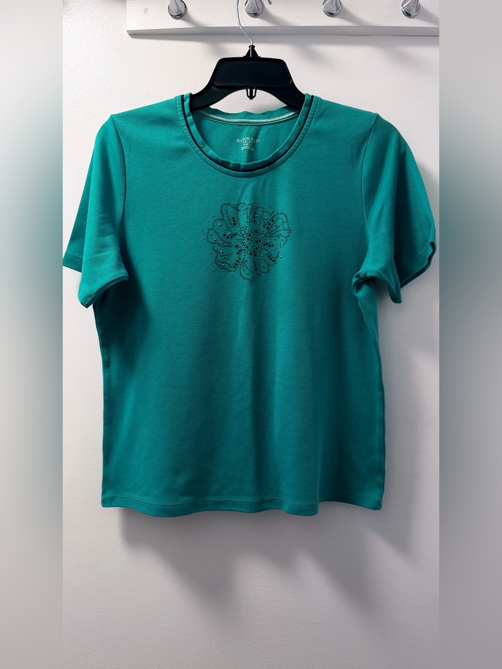Allison Daley Petite M Teal Rhinestone Floral Short Sleeve Top